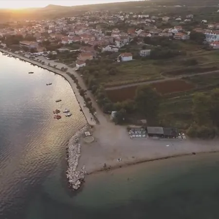 Dominik-posedarje 公寓 *