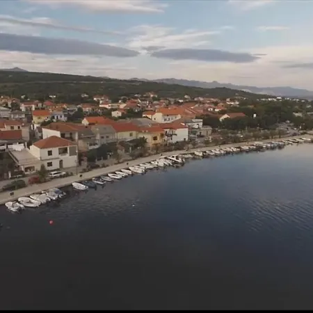 Dominik-posedarje 아파트 *