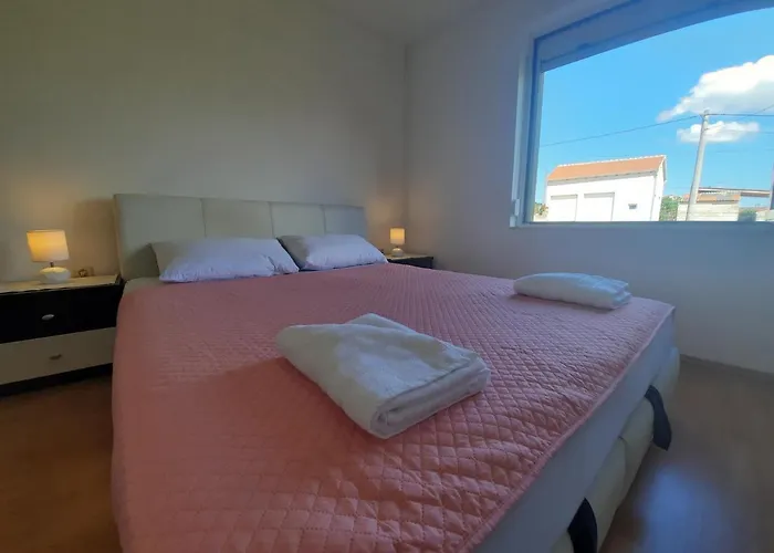 Dominik-posedarje פוסדריה