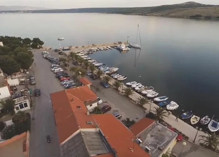 Dominik-posedarje פוסדריה